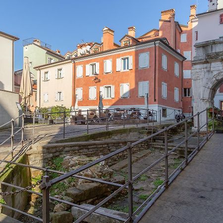 Casa Vacanze Penelope In Centro Storico Trieste Ngoại thất bức ảnh
