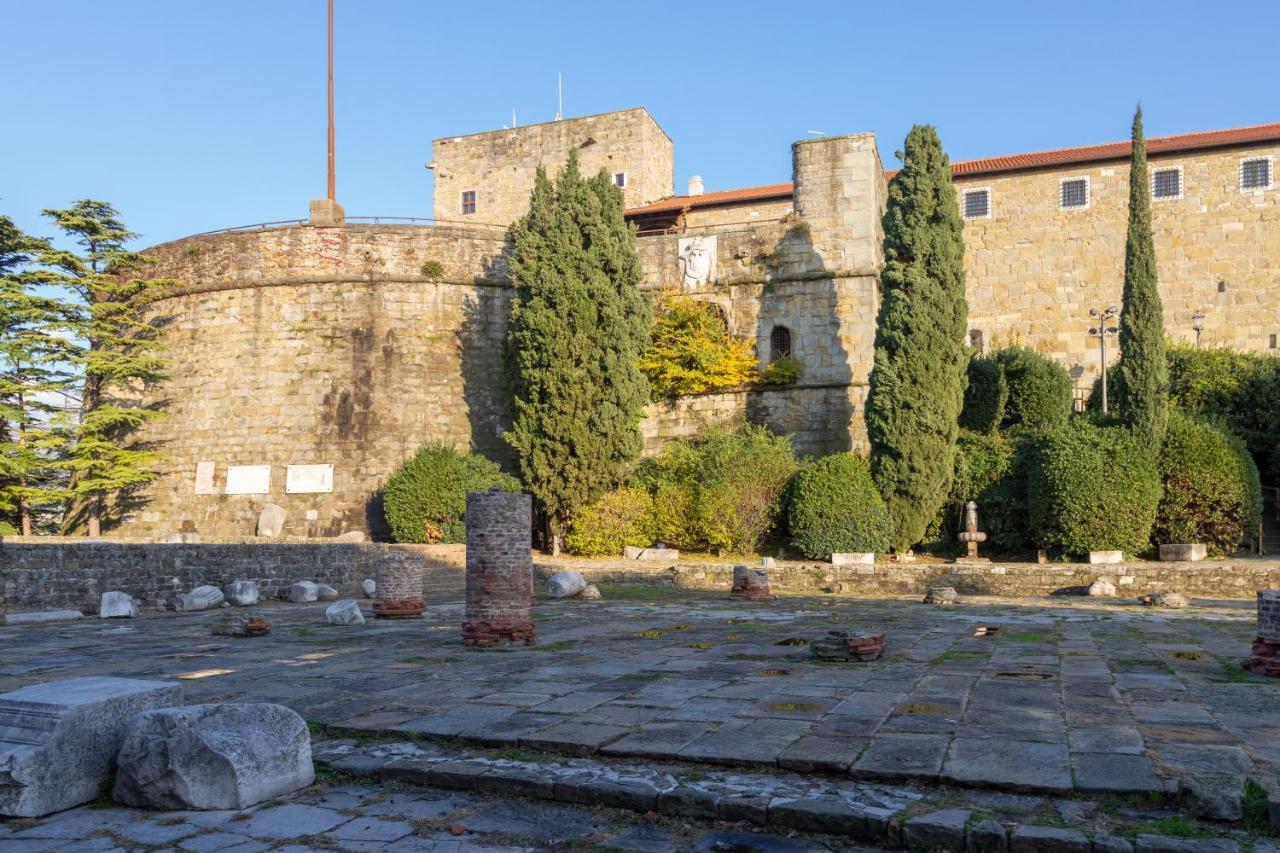 Casa Vacanze Penelope In Centro Storico Trieste Ngoại thất bức ảnh